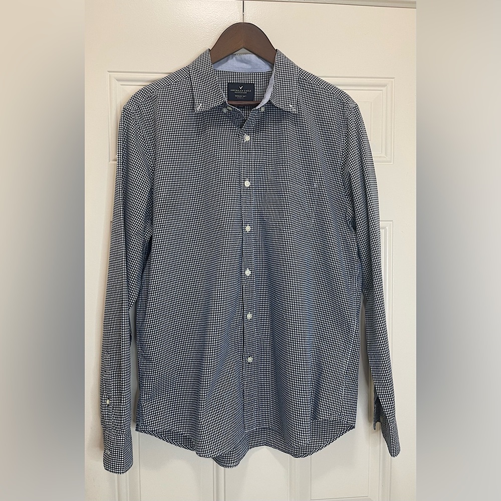 American Eagle Outfitters casual long sleeve button down shirt